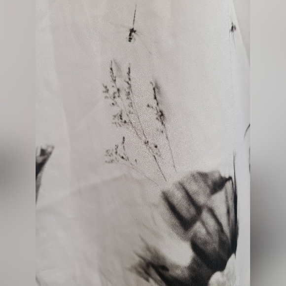 Express size M white blouse - Picture 9 of 10